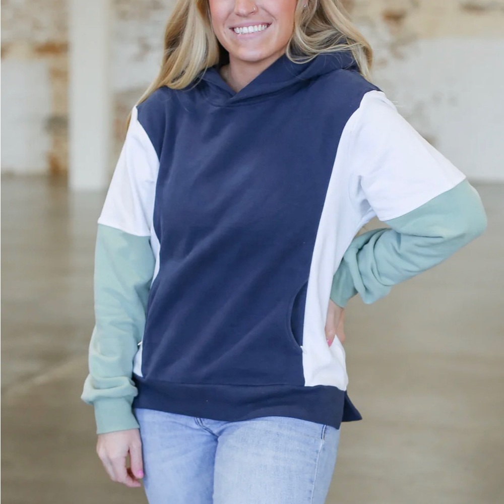 Movemama Apparel Color Block Breastfeeding Sweatshirt